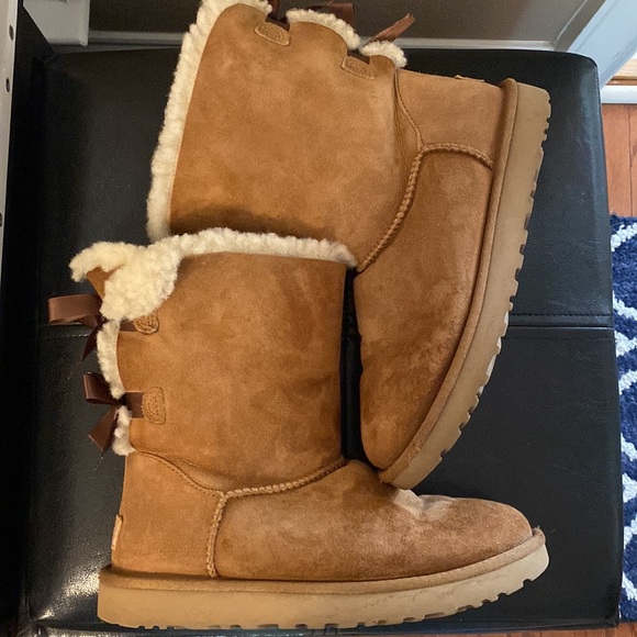 Ugg Women's Bailey Bow II - size 8 - Picture 5 of 9